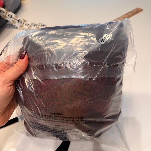 Elliatt Deep Red Lace Mini Dress Bell Sleeves Sz Medium Dark Romance - Picture 9 of 9